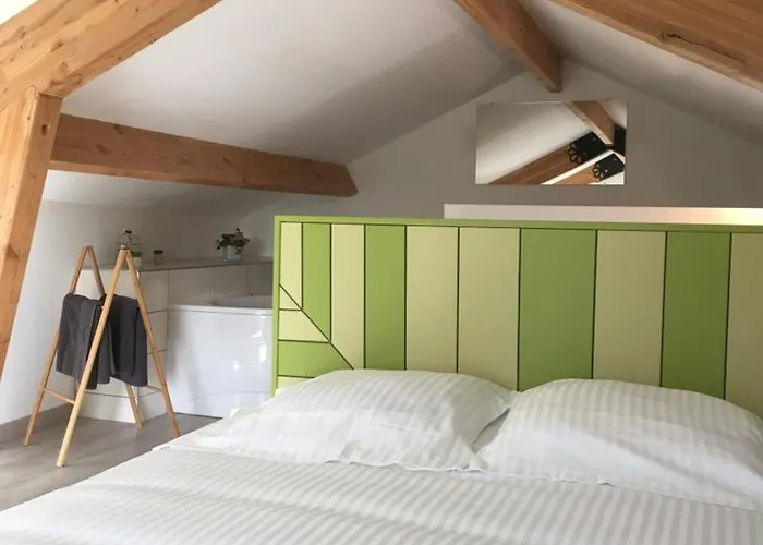 En Bois A Hasnon, Calme Et Confort Avec Terrasse Et Jardin - Fr-1-510-121