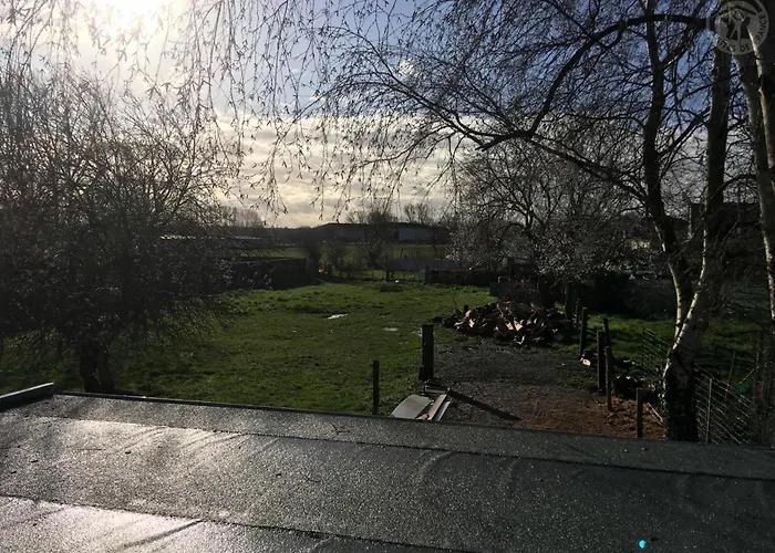 En Bois A Hasnon, Calme Et Confort Avec Terrasse Et Jardin - Fr-1-510-121